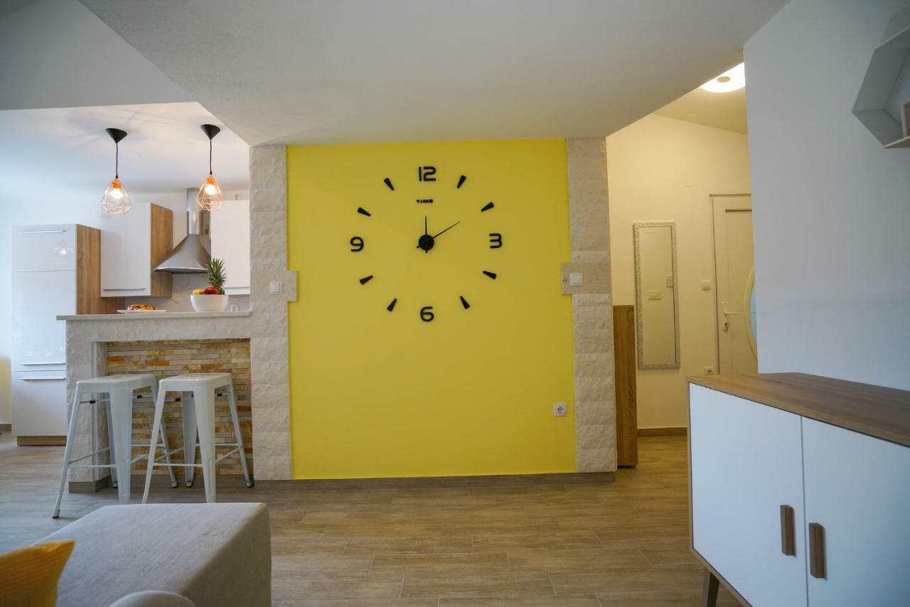 Aurora Apartman *